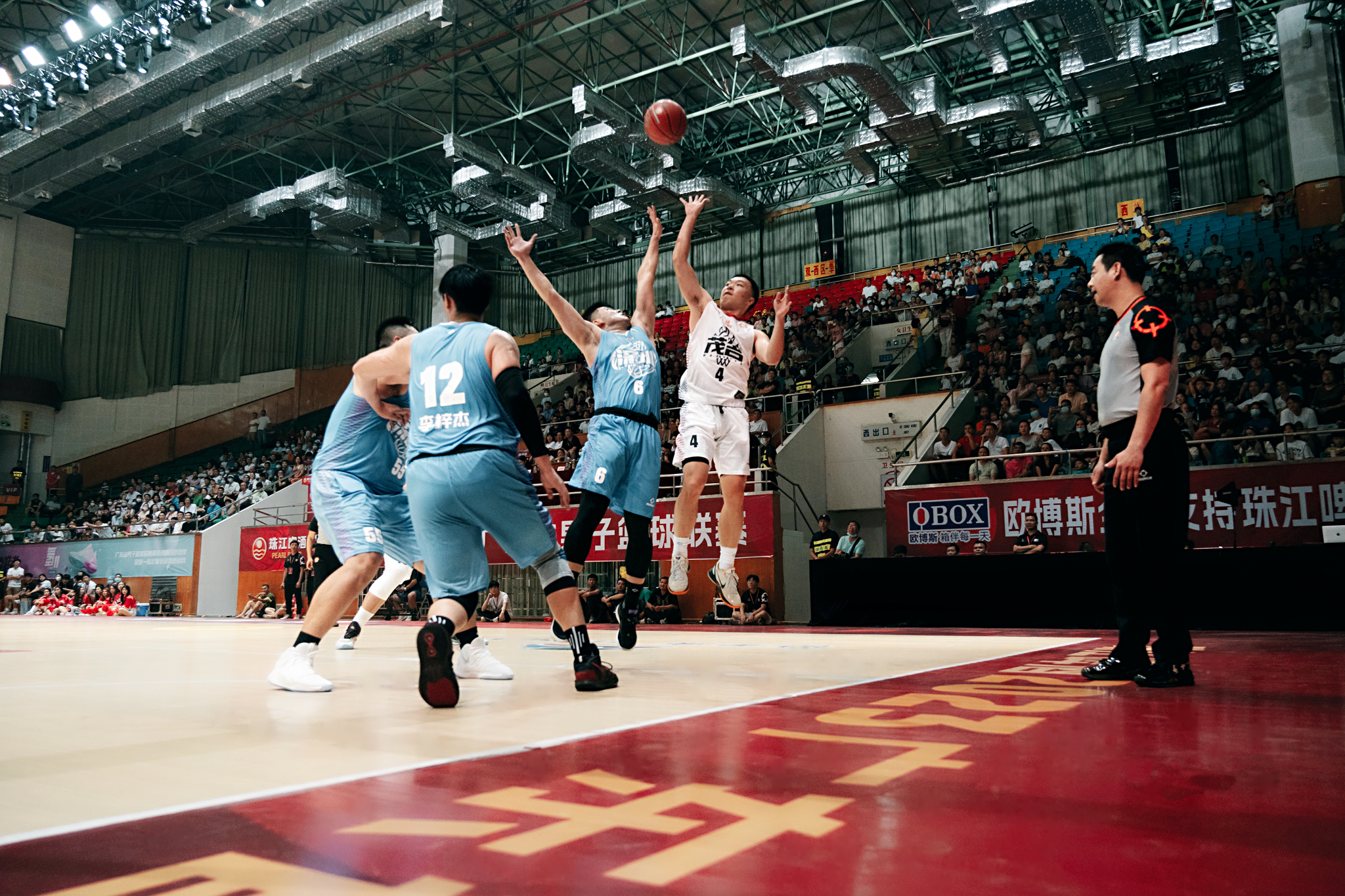 賽事級(jí)籃球館解決方案